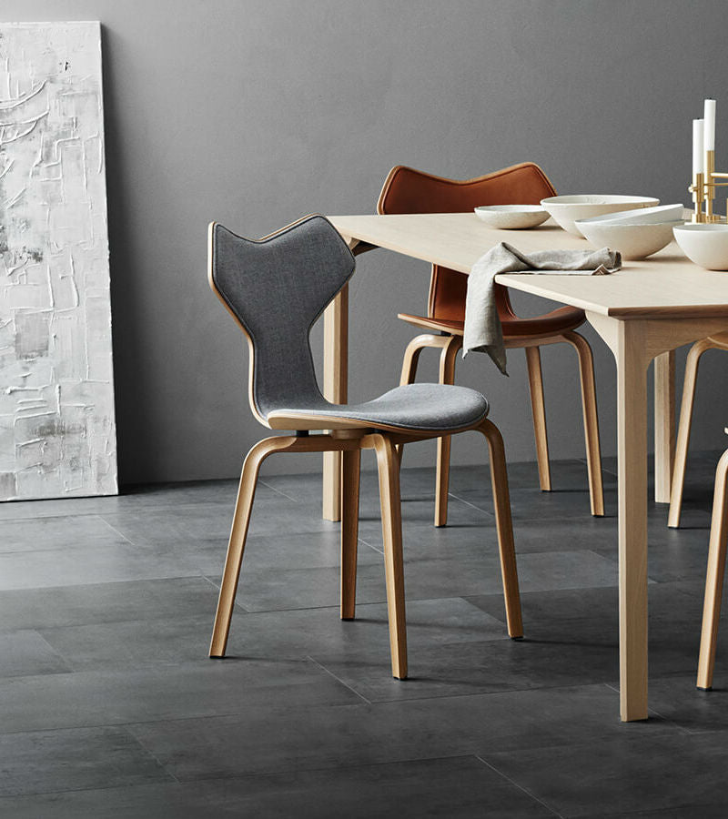 Grand Prix chair timber leg