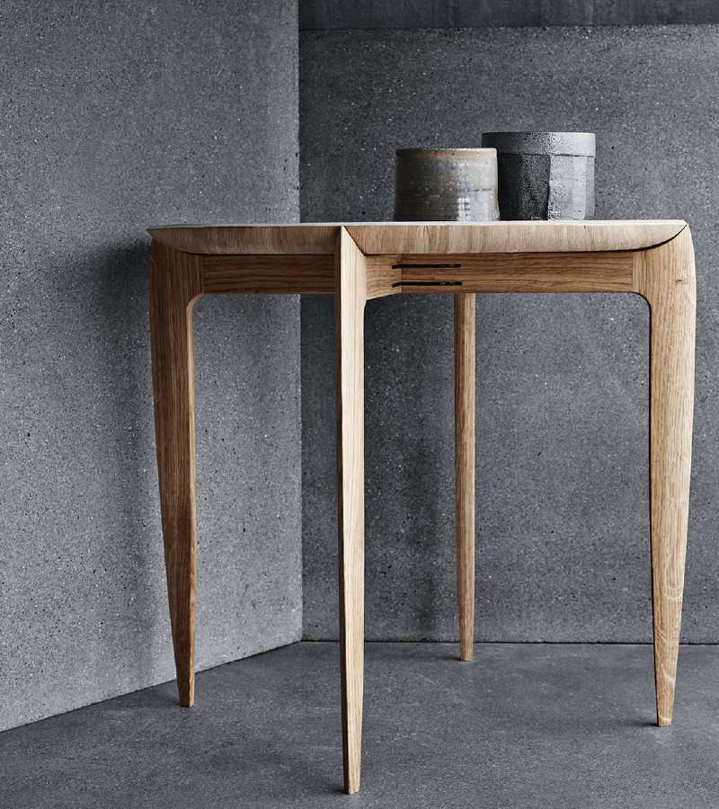 Foldable Tray Table, Oiled Oak 45cm Dia