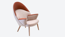 PP521 Upholstered Peacock chair