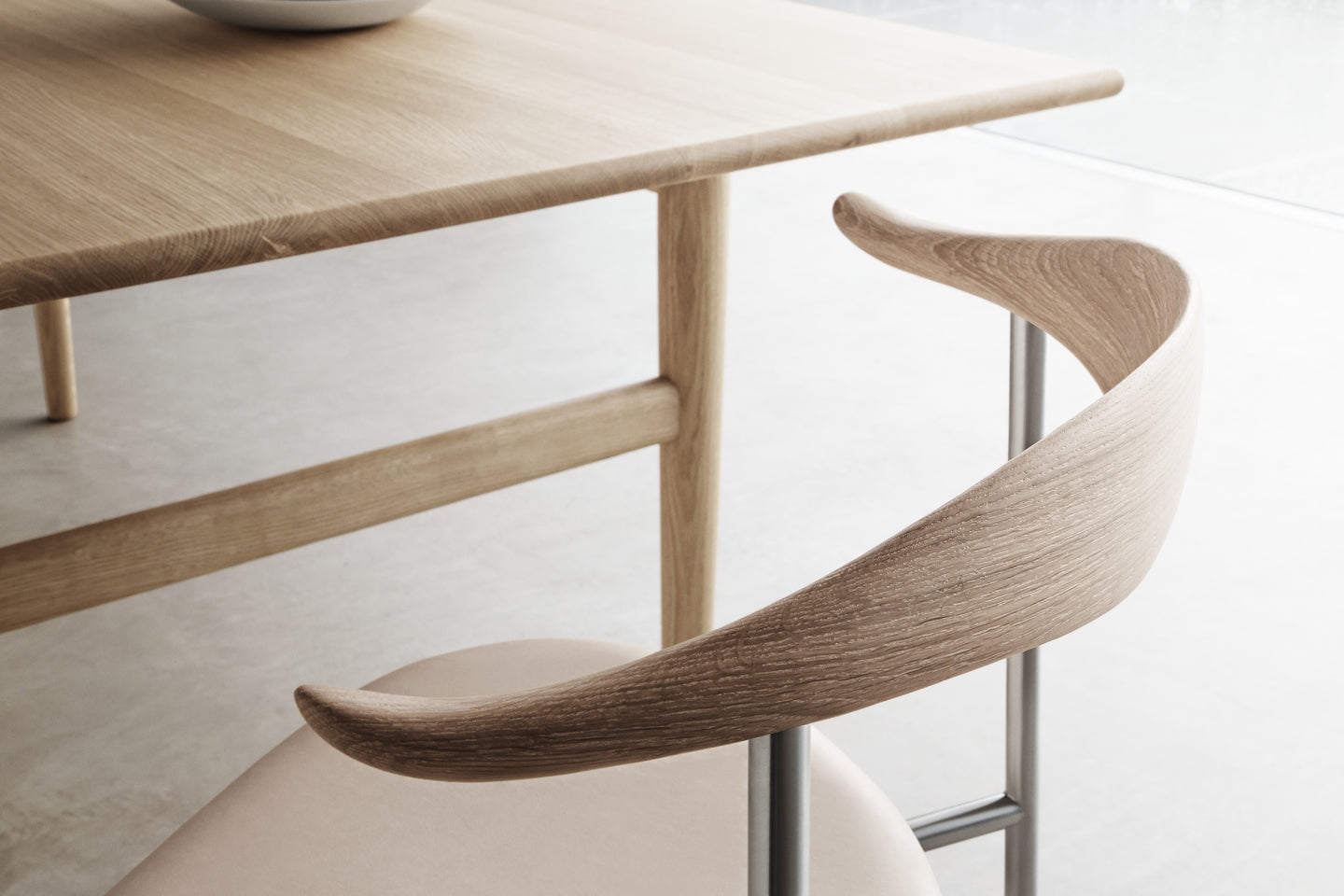 CH327 248 x 95cm Table
