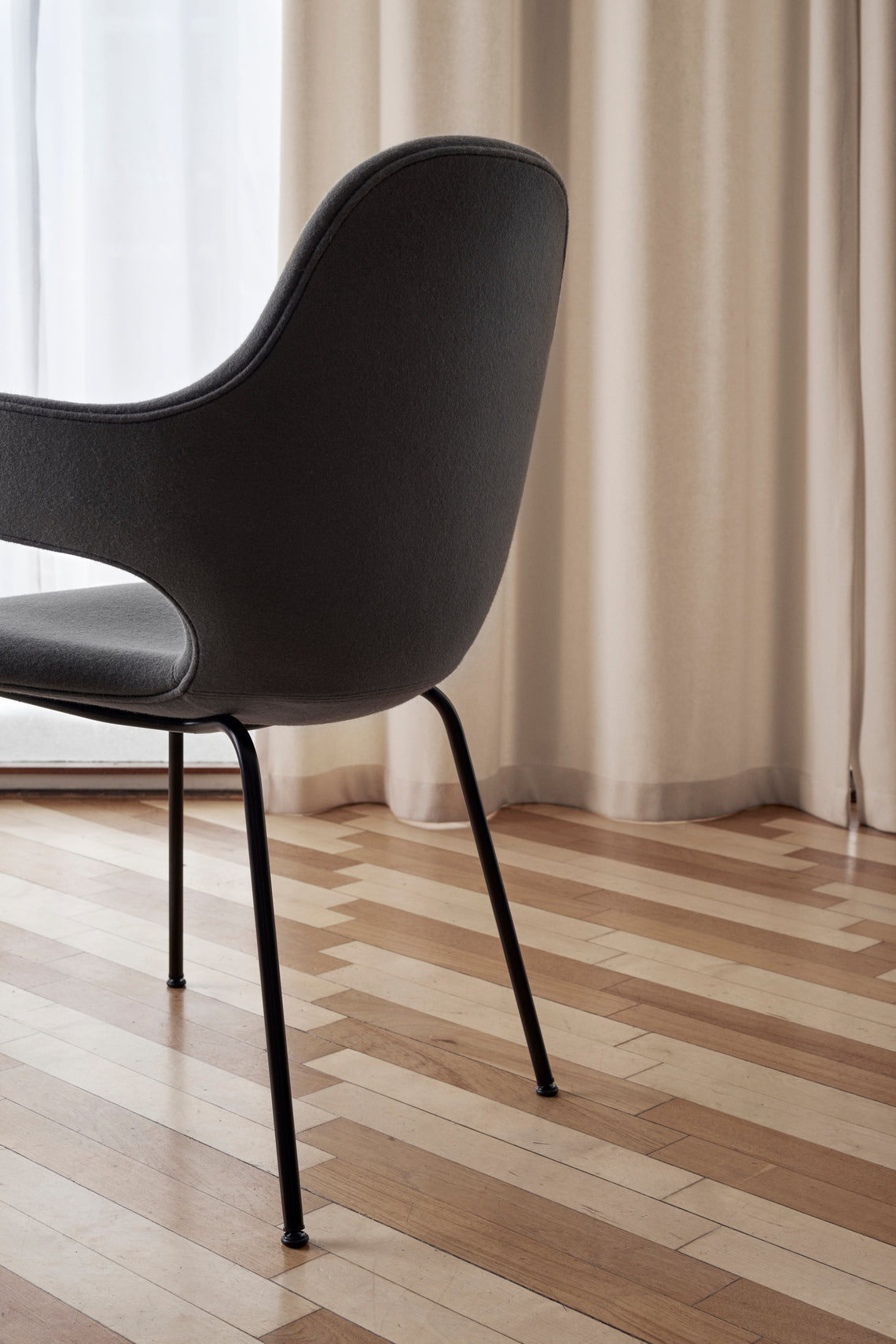 Catch Chair, Tube Base