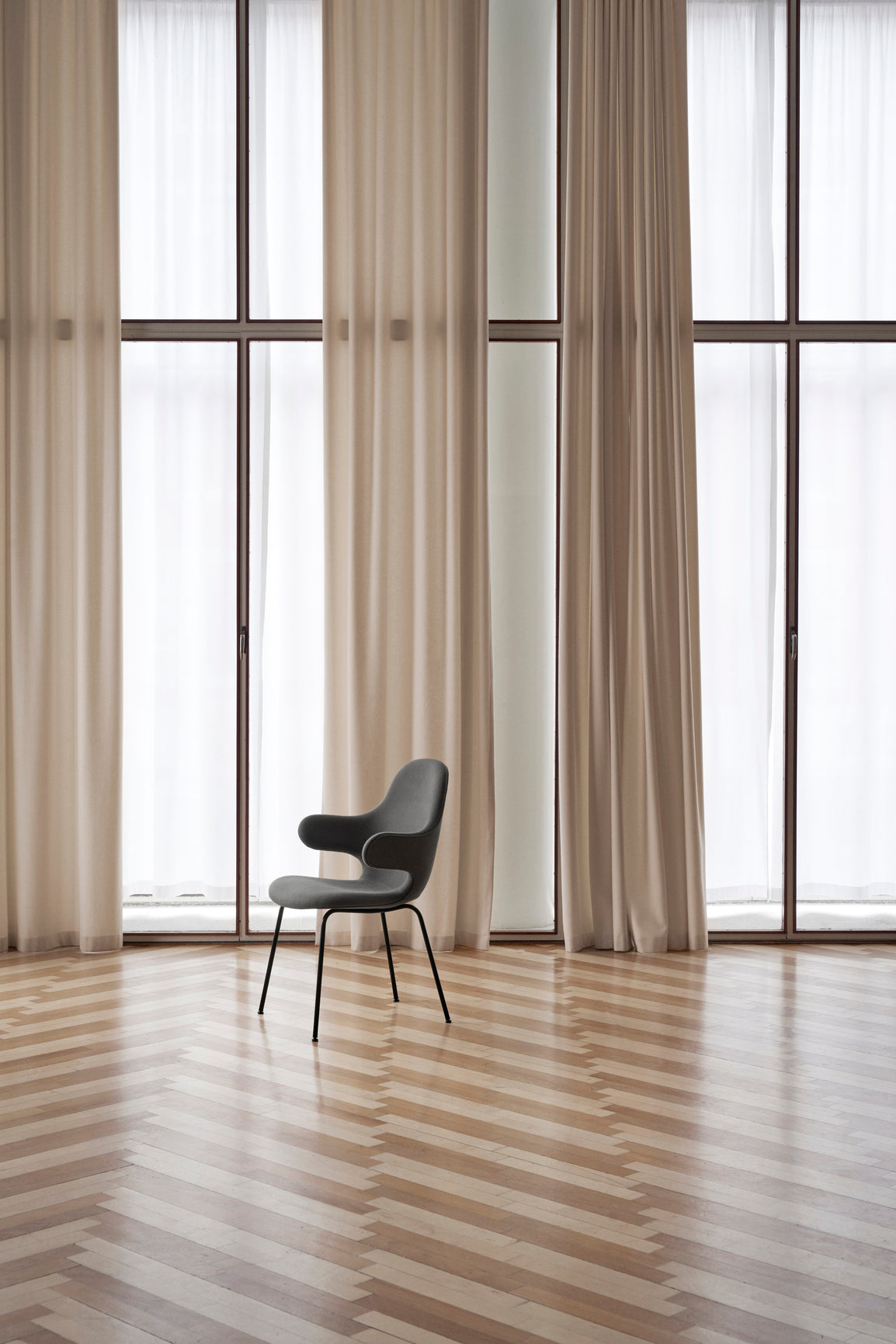 Catch Chair, Tube Base