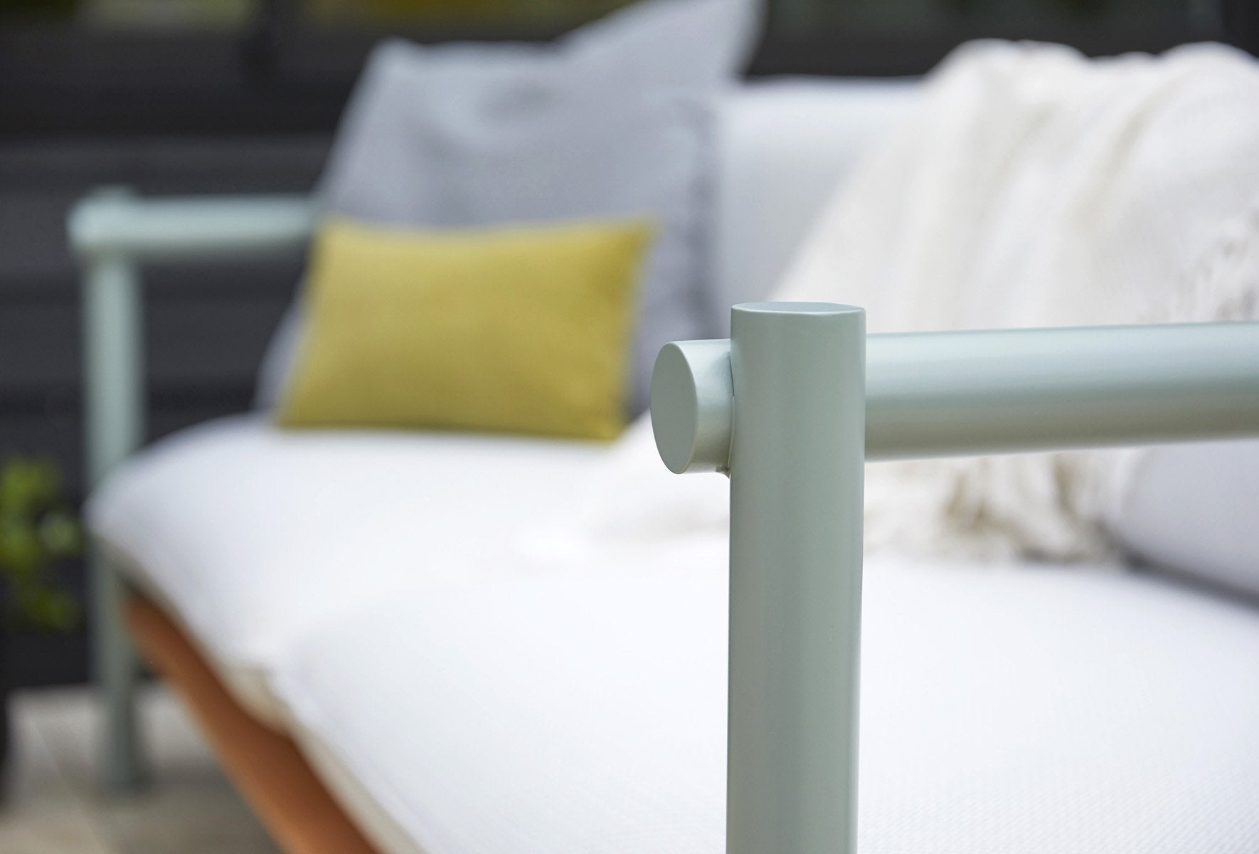 Kin Outdoor 2-Seater Sofa