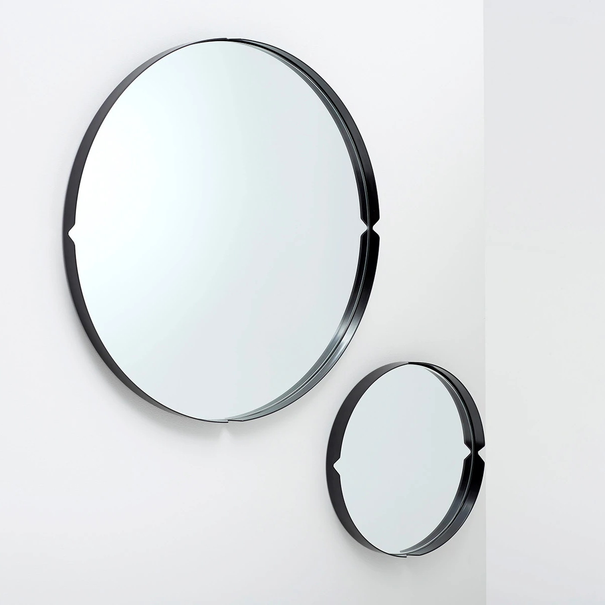 Press Mirror - powdercoated finish