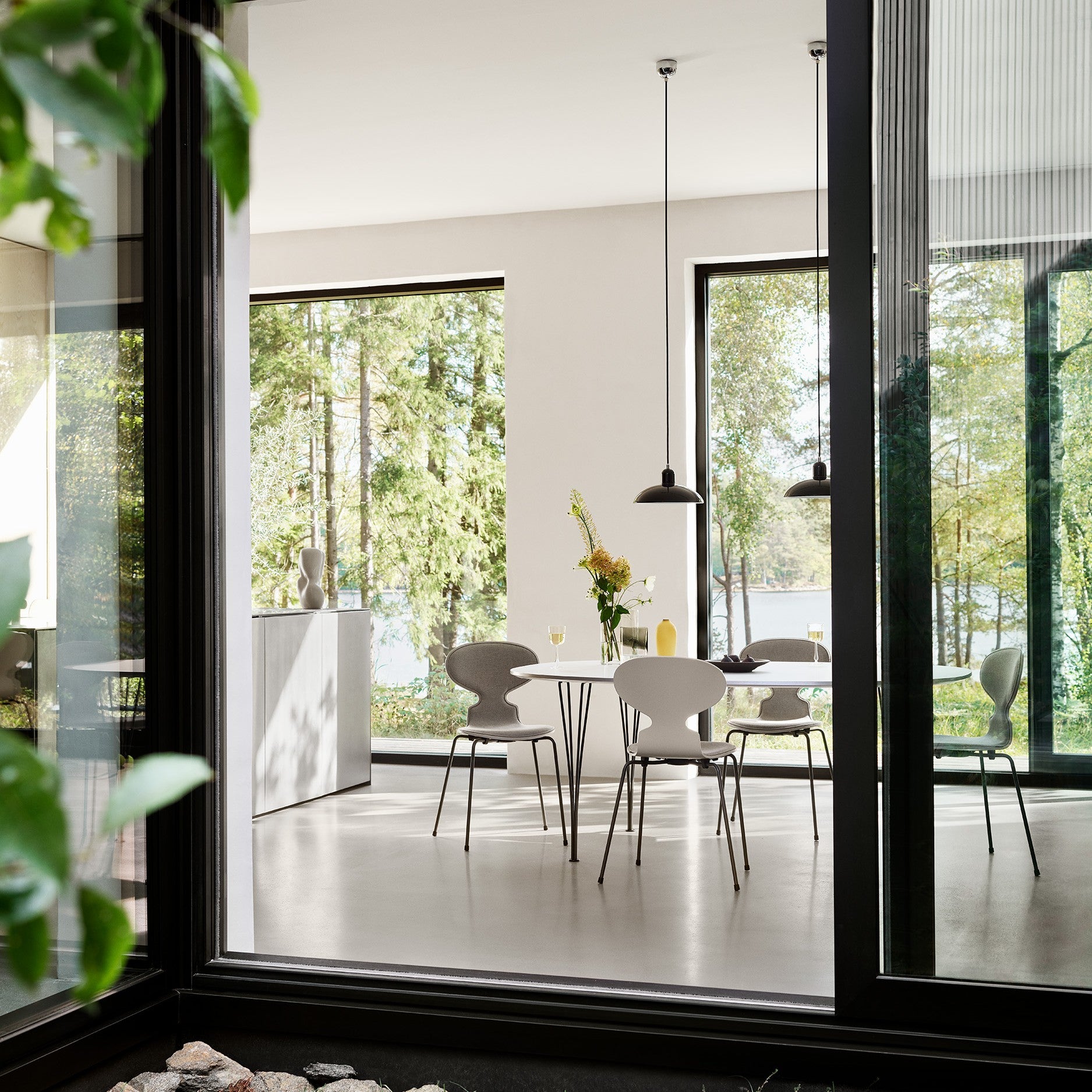 Ant™ Chair 3 Legs Front Upholstery