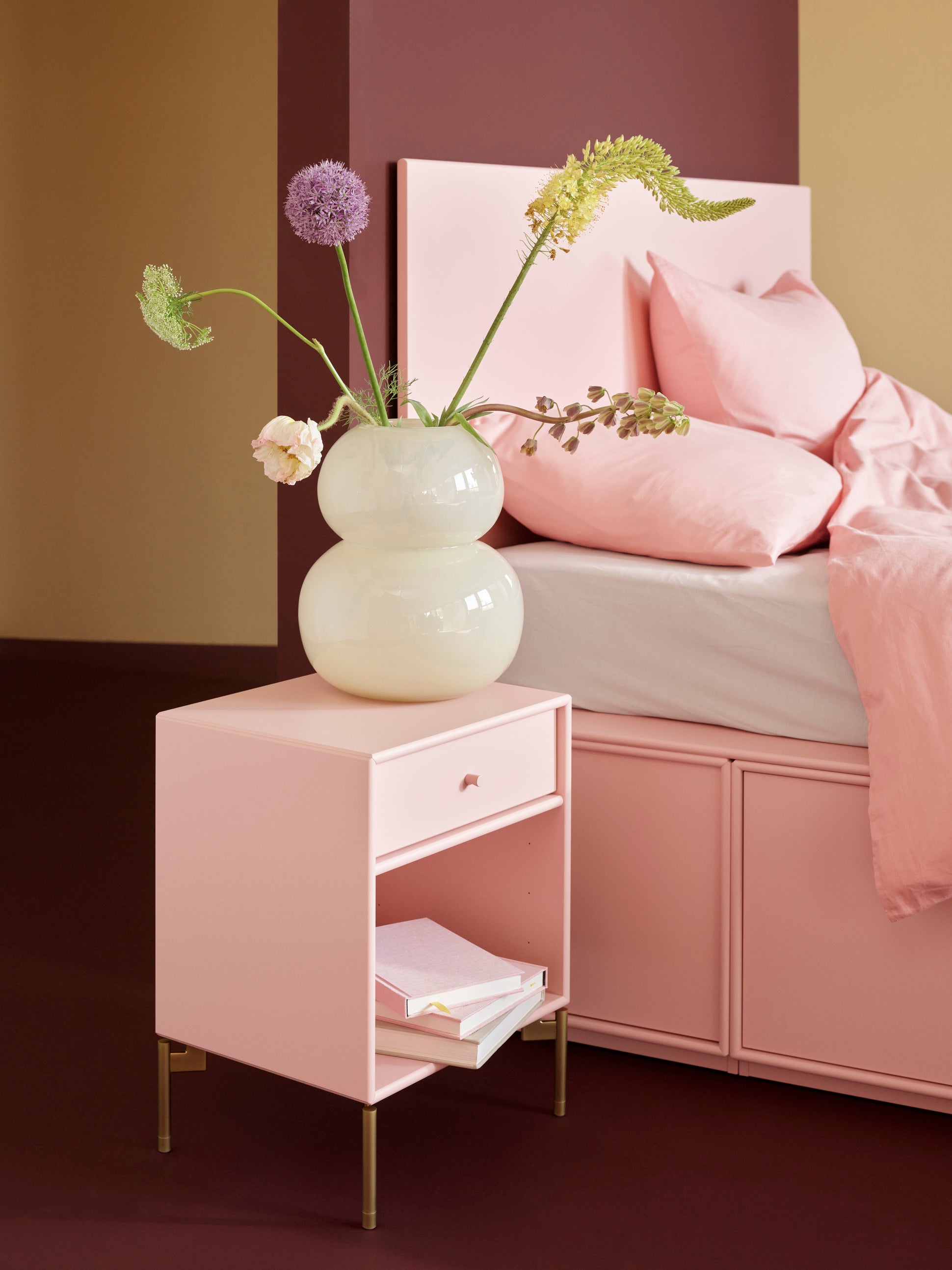 Dream bedside cabinet