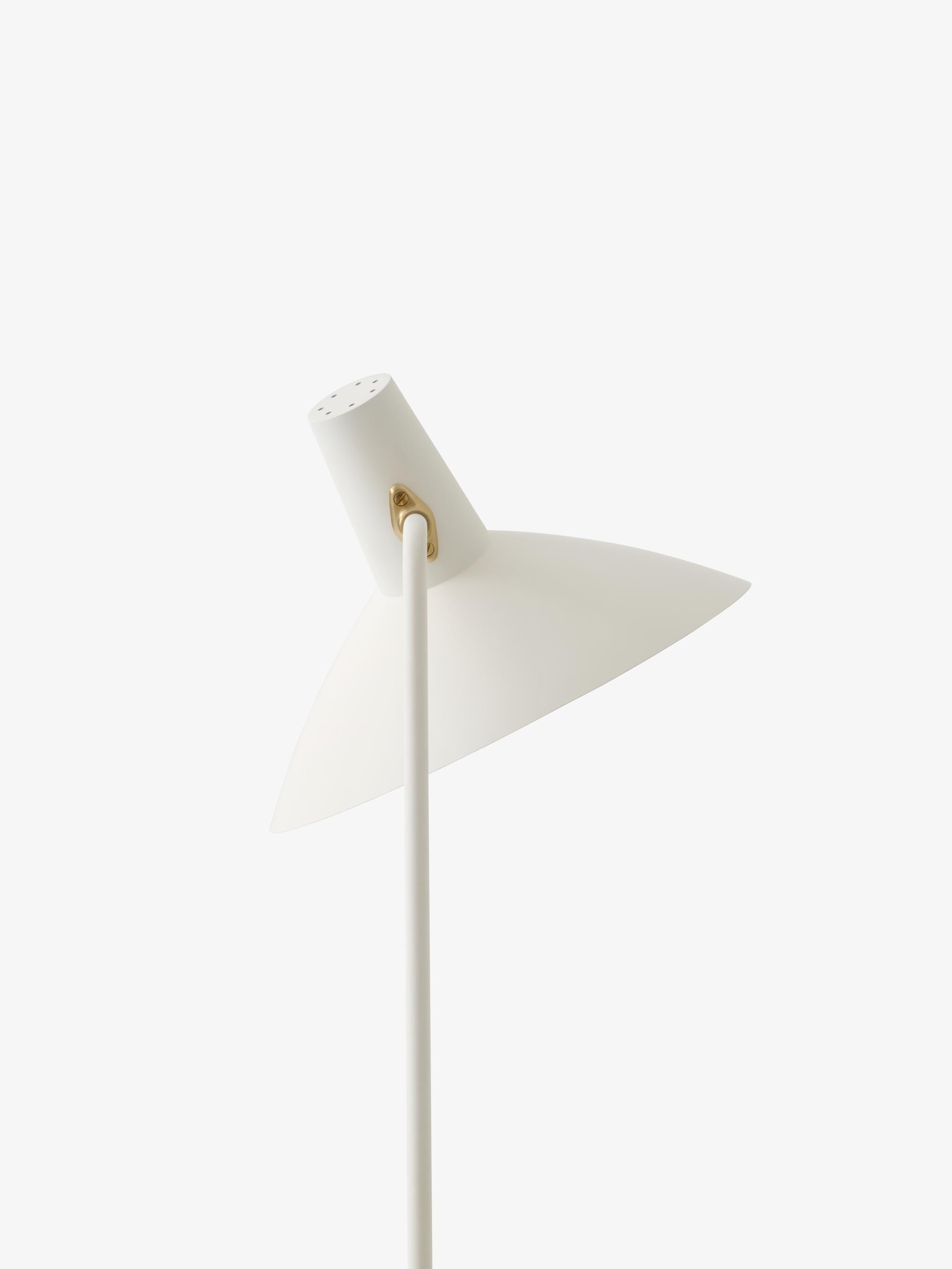 Tripod HM8 Floor Lamp