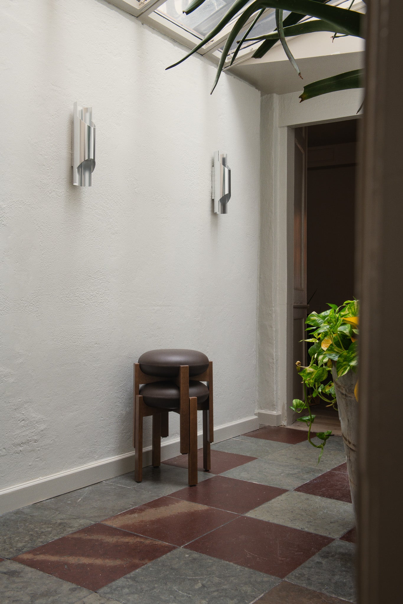 Pioneer Stool H: 46 cm, Beech Black Lacq