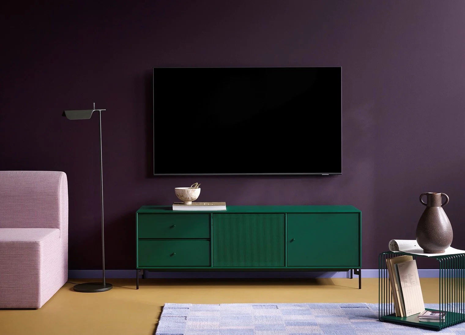 Octave VI - TV Bench