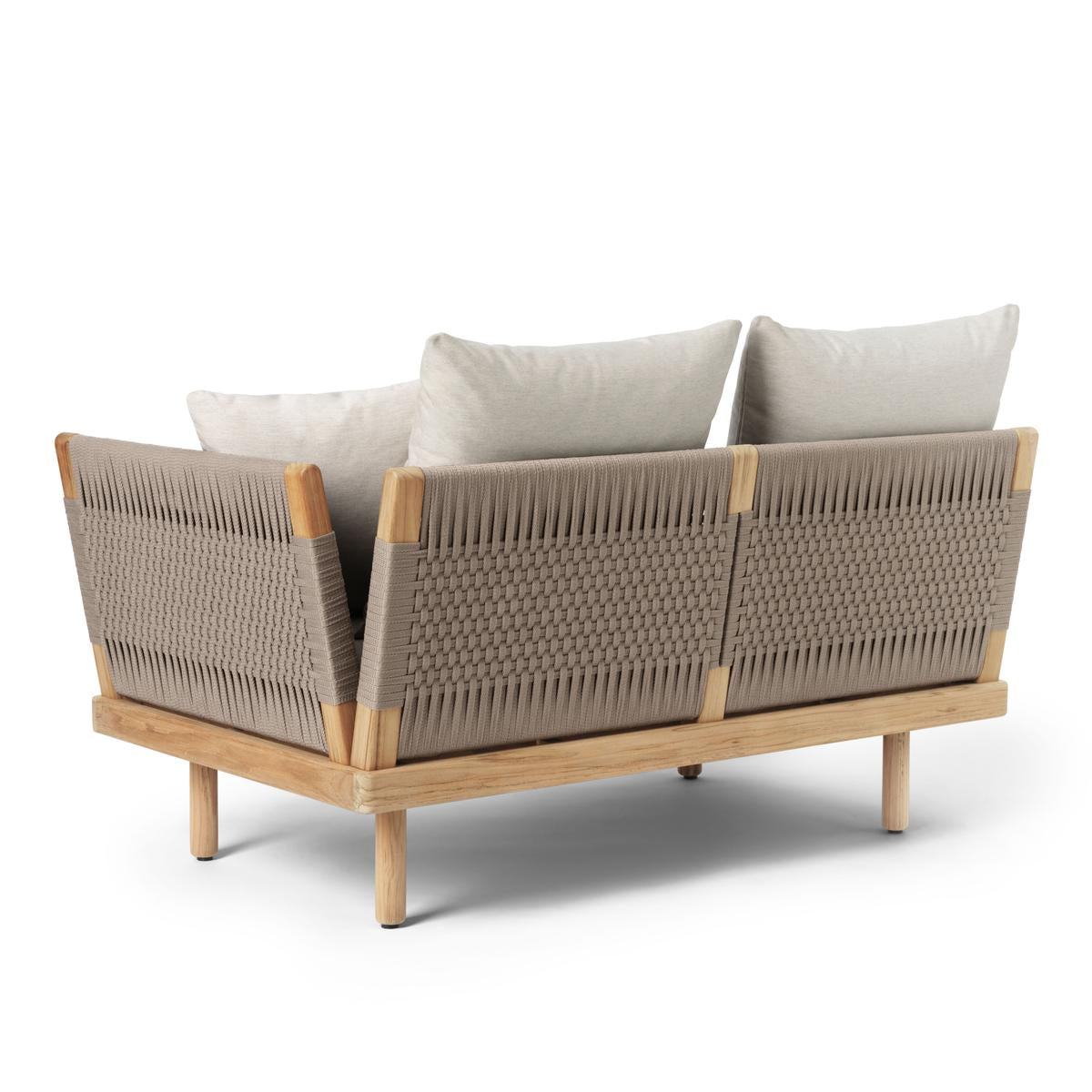E511 Embrace Outdoor Lounge w. Arm- Teak