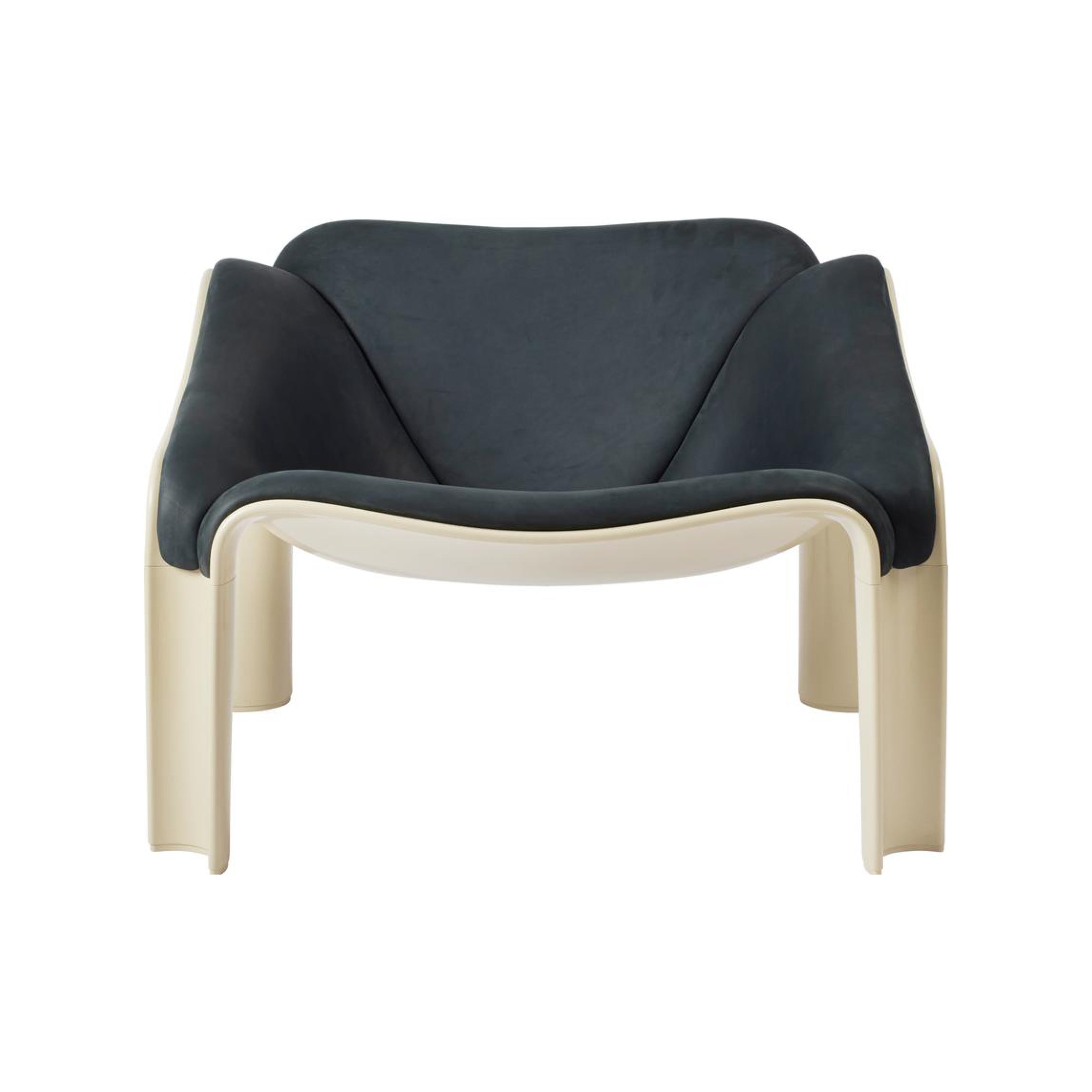F300 Lounge Chair
