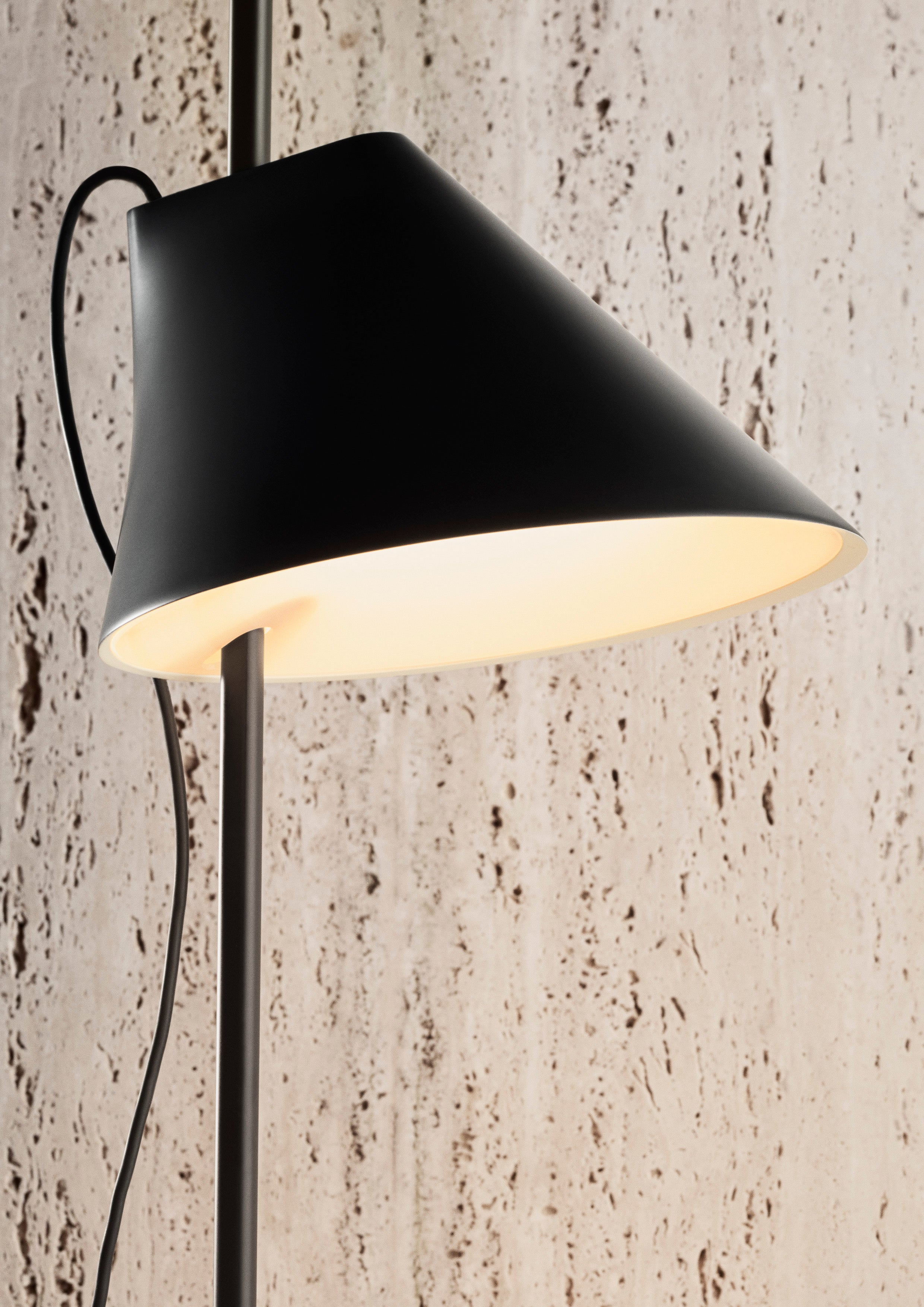Yuh table lamp