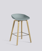 AAS32 Stool - Bar Height, Front Upholstery