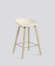 AAS32 Stool - Bar Height, Front Upholstery