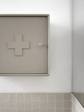 Aid cabinet