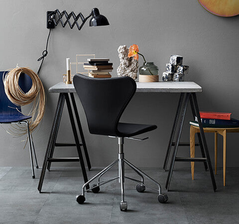 Series 7 Swivel Chair, Unupholstered