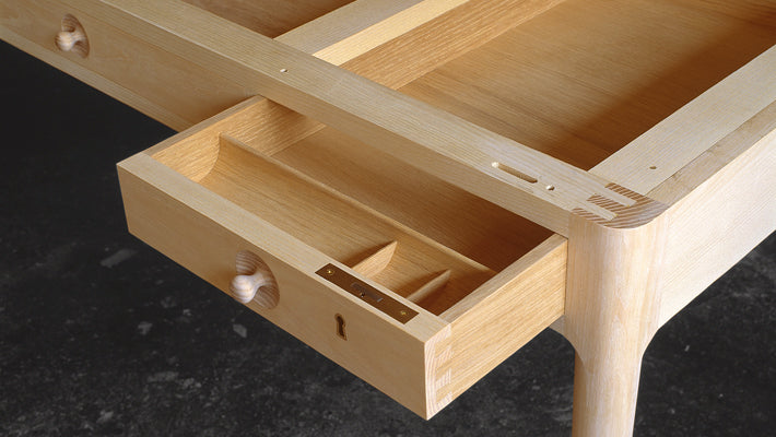 PP305 Writing desk