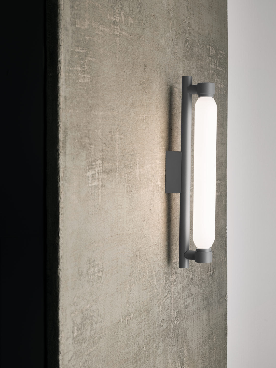 La Roche Wall Light
