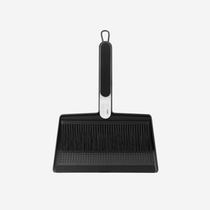 Vipp274 Broom and Dustpan