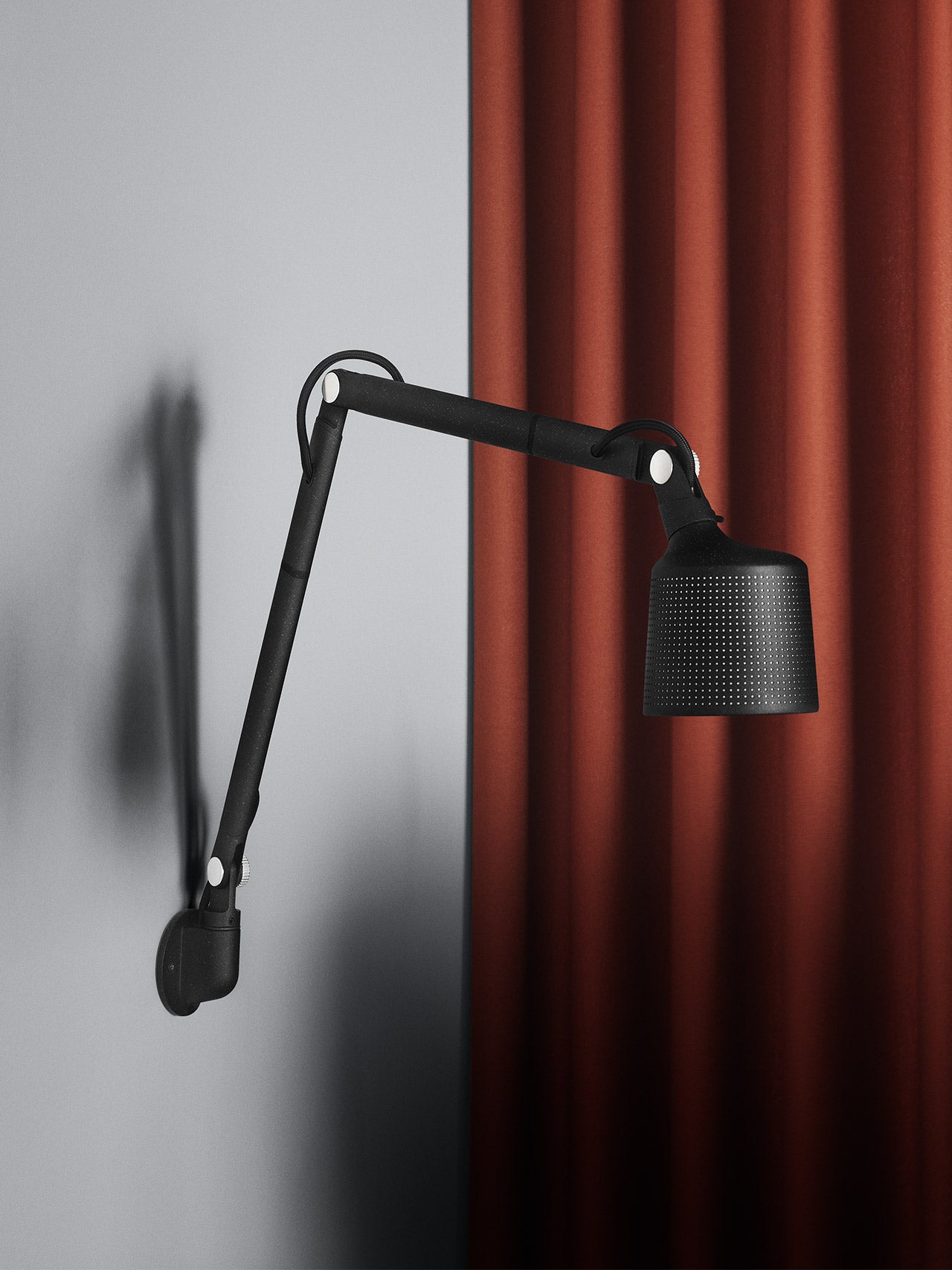 Vipp522 Wall Lamp - Black