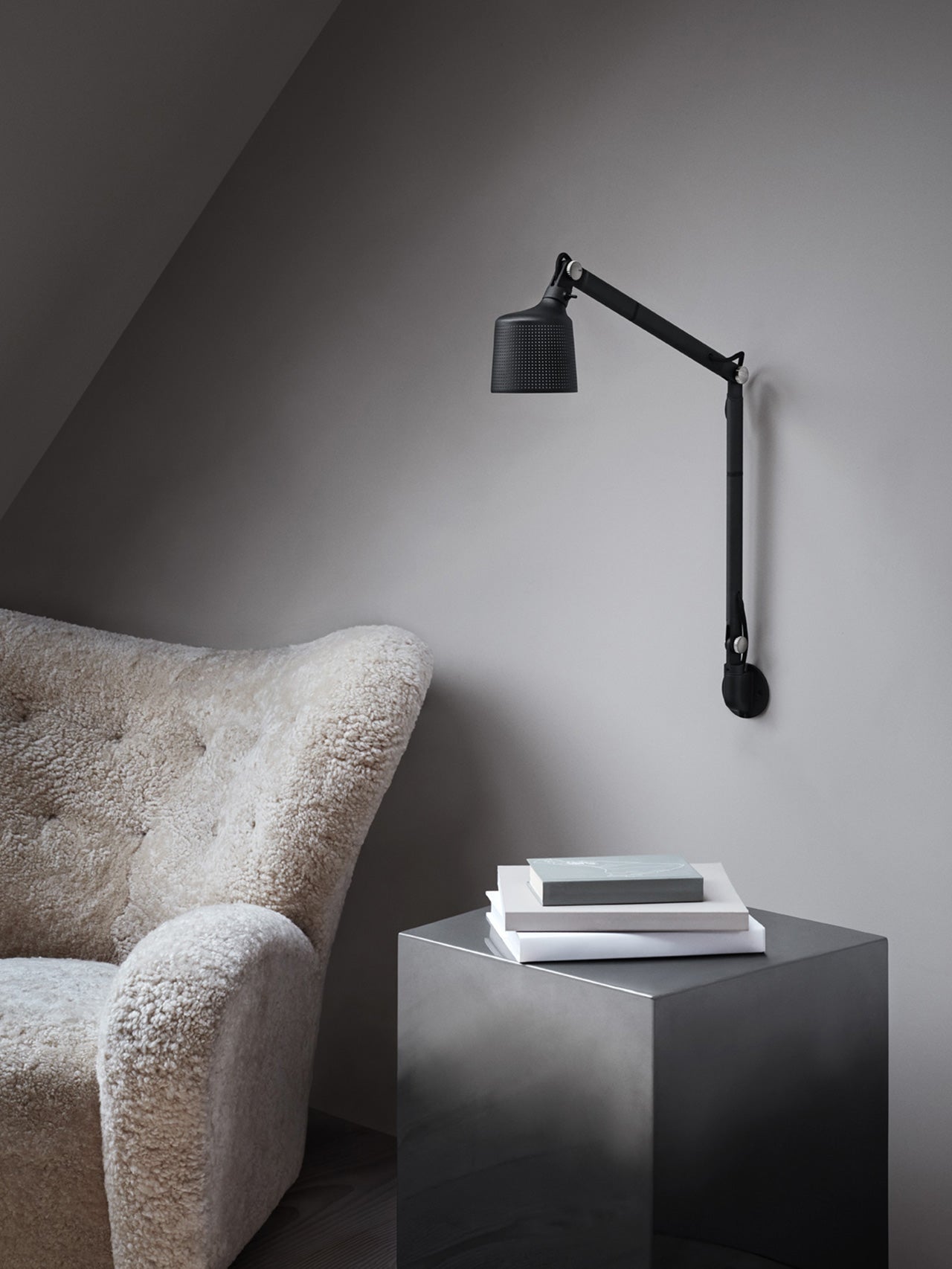 Vipp522 Wall Lamp - Black