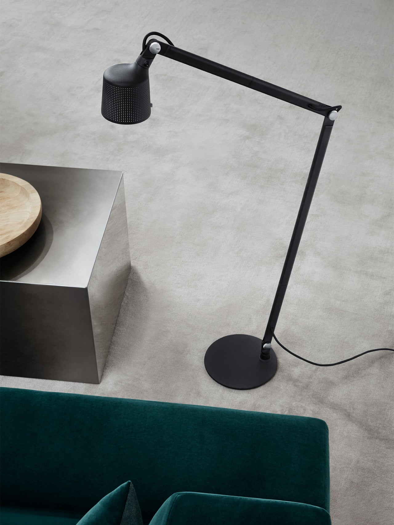 Vipp525 Floor Lamp - Black