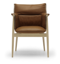E005 Embrace Chair