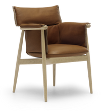 E005 Embrace Chair