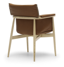E005 Embrace Chair
