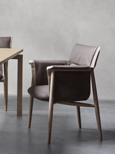 E005 Embrace Chair