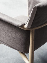 E005 Embrace Chair