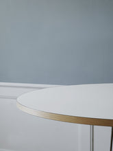 E020 Embrace Table - Ø139.50cm