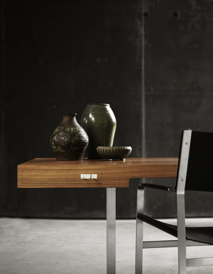 CH110 - Desk with Drawers (Lacquer, Oak)