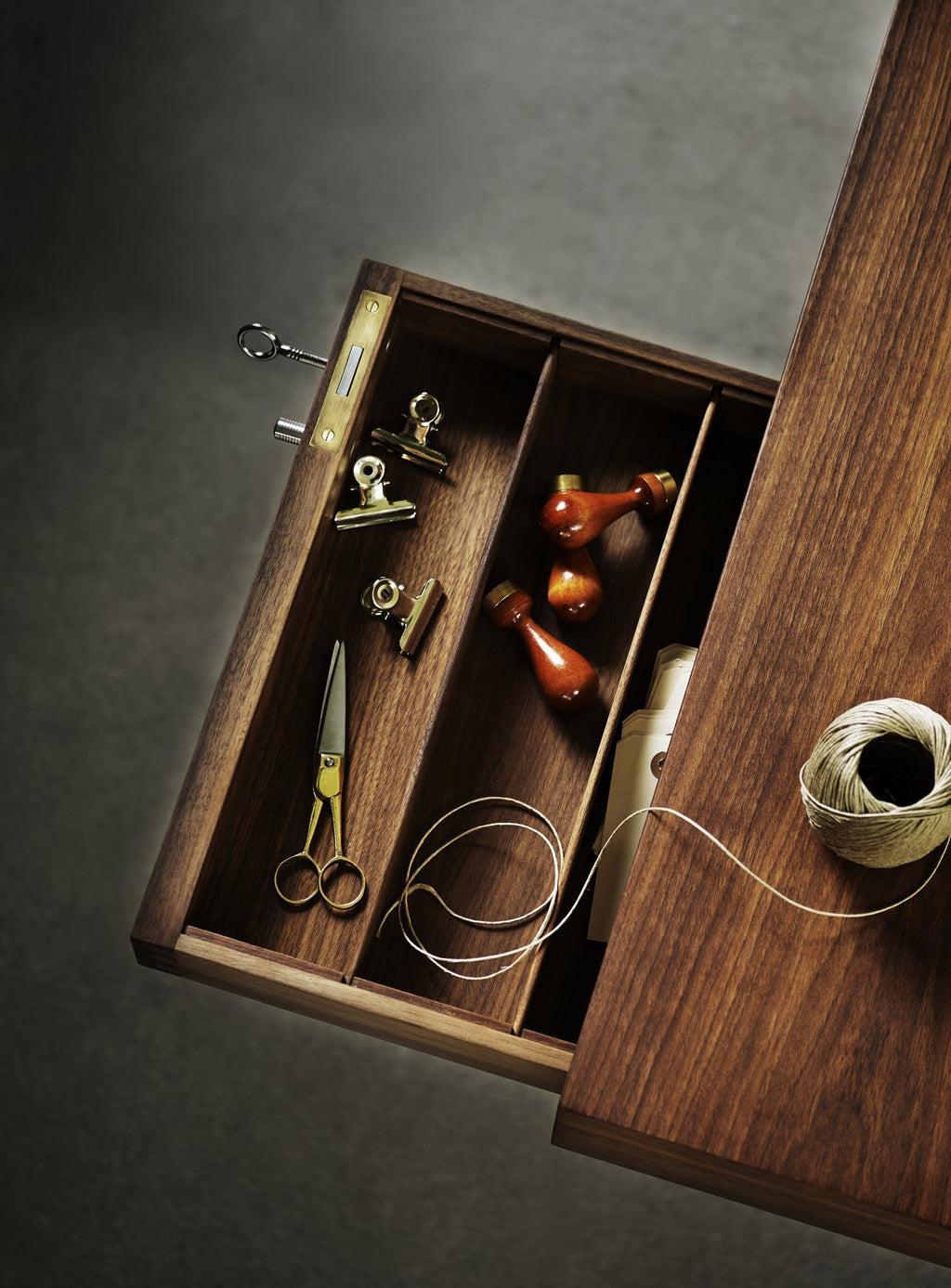 CH110 - Desk with Drawers (Lacquer, Oak)