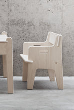 CH411 Peter's Table 72cmw