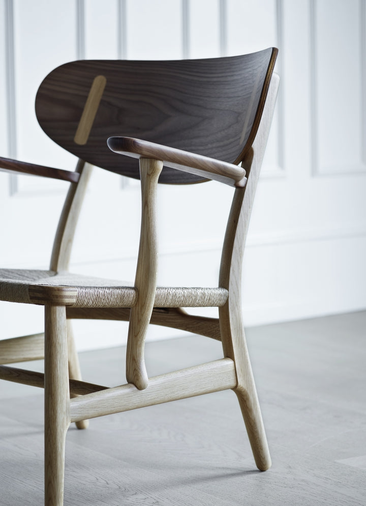 CH22 Lounge Chair