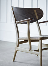 CH22 Lounge Chair