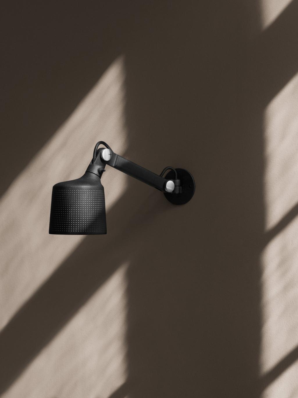 Vipp523 Wall Lamp, Small - Black