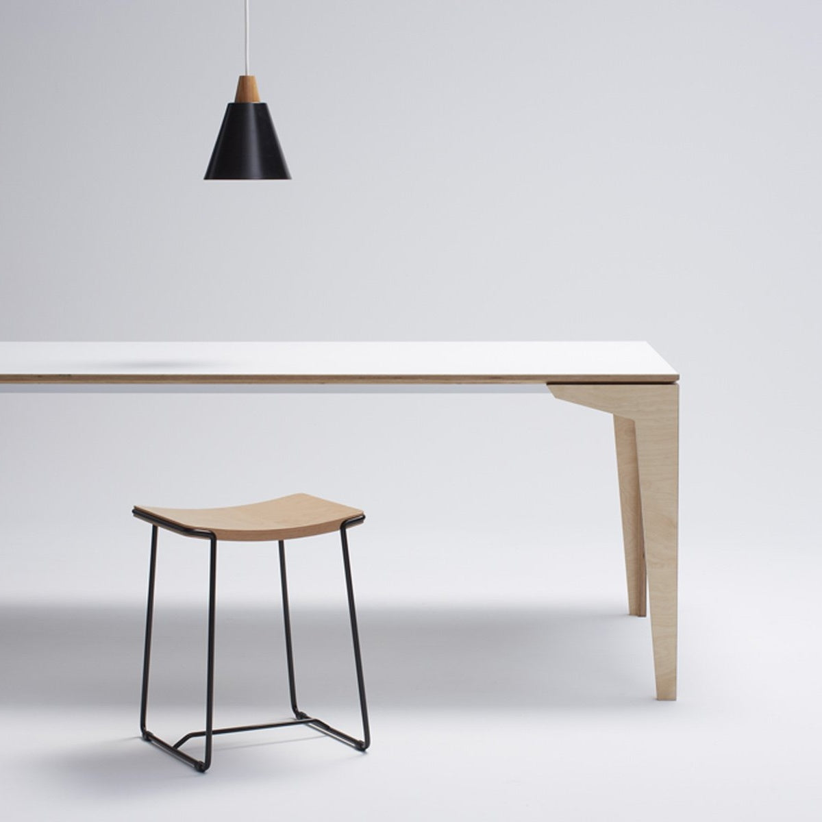 Floating Table - 180x90cm