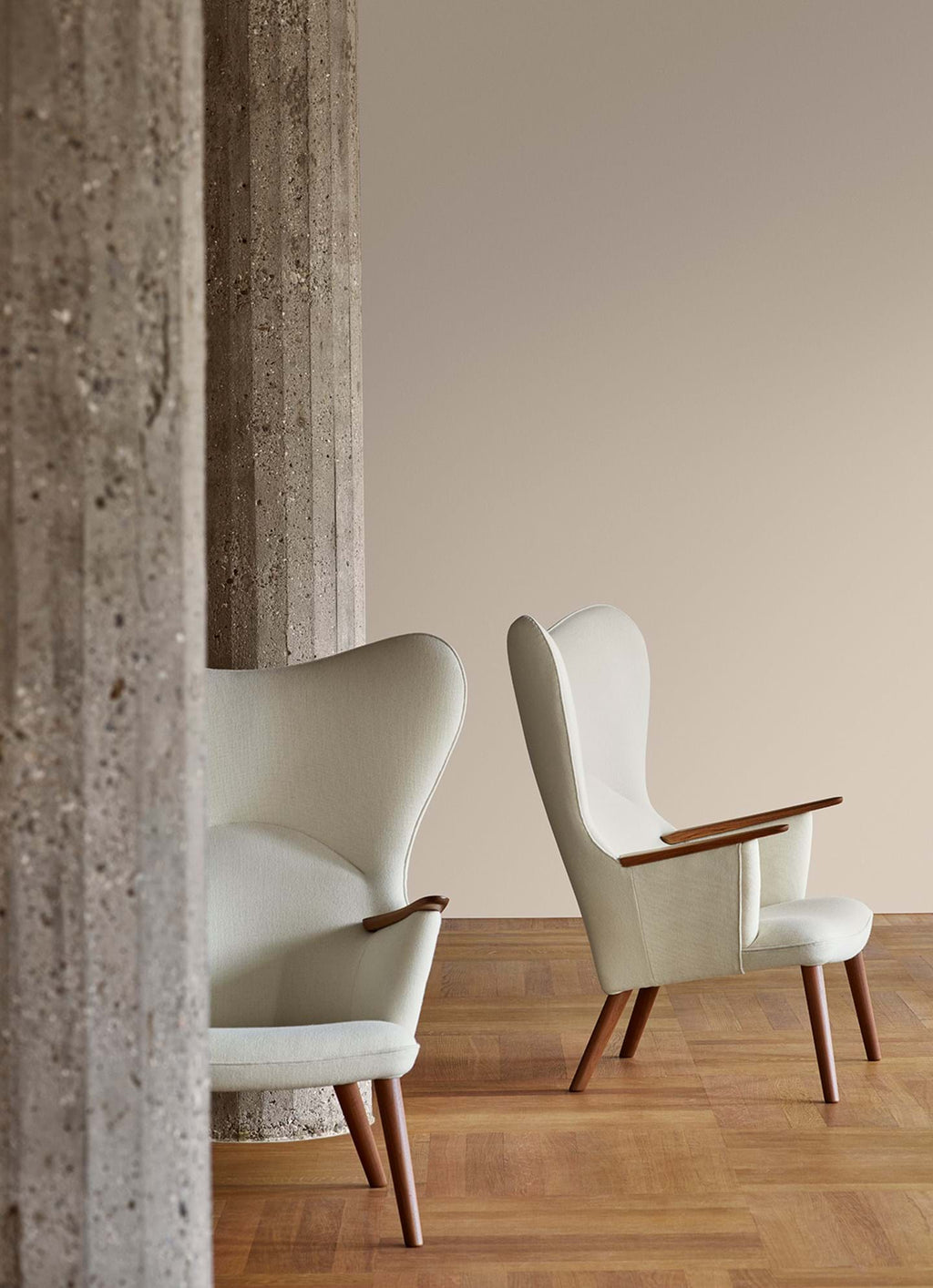 CH78 Lounge Chair - Oak Base