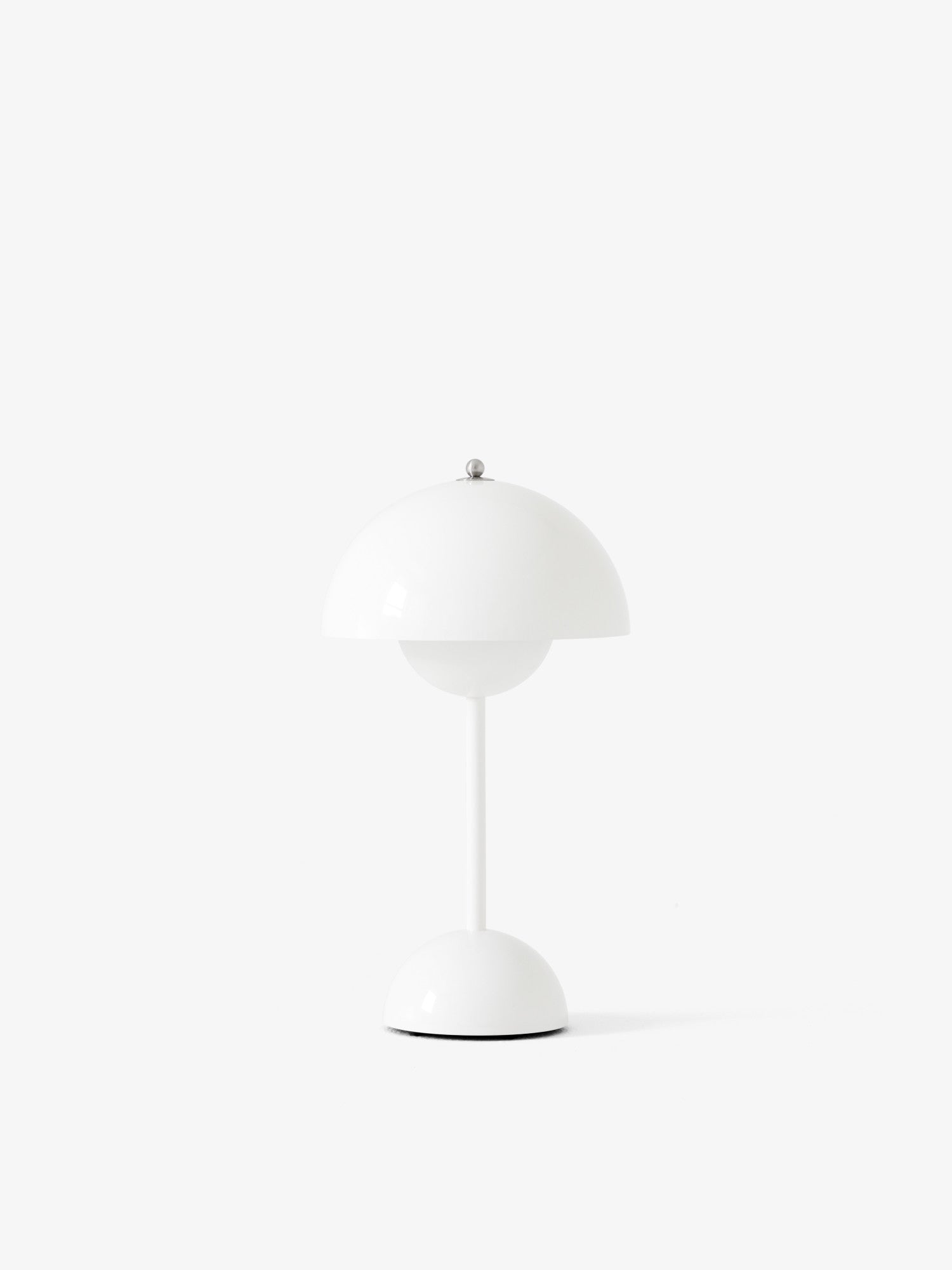 Flowerpot VP9 Portable Table Lamp