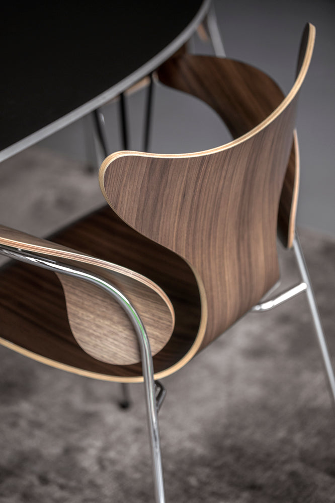 Lily Anniversary Chair 3208