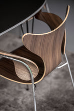 Lily Anniversary Chair 3208