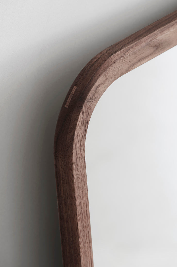 Silhouette Mirror Walnut 70 x 180 cm