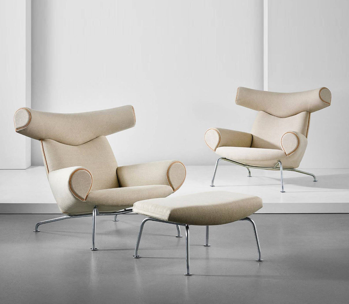 EJ100 Ox Easy Chair