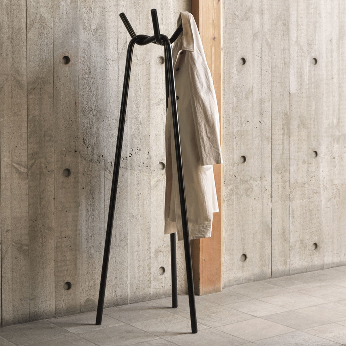 Knit Free-standing Coat Rack