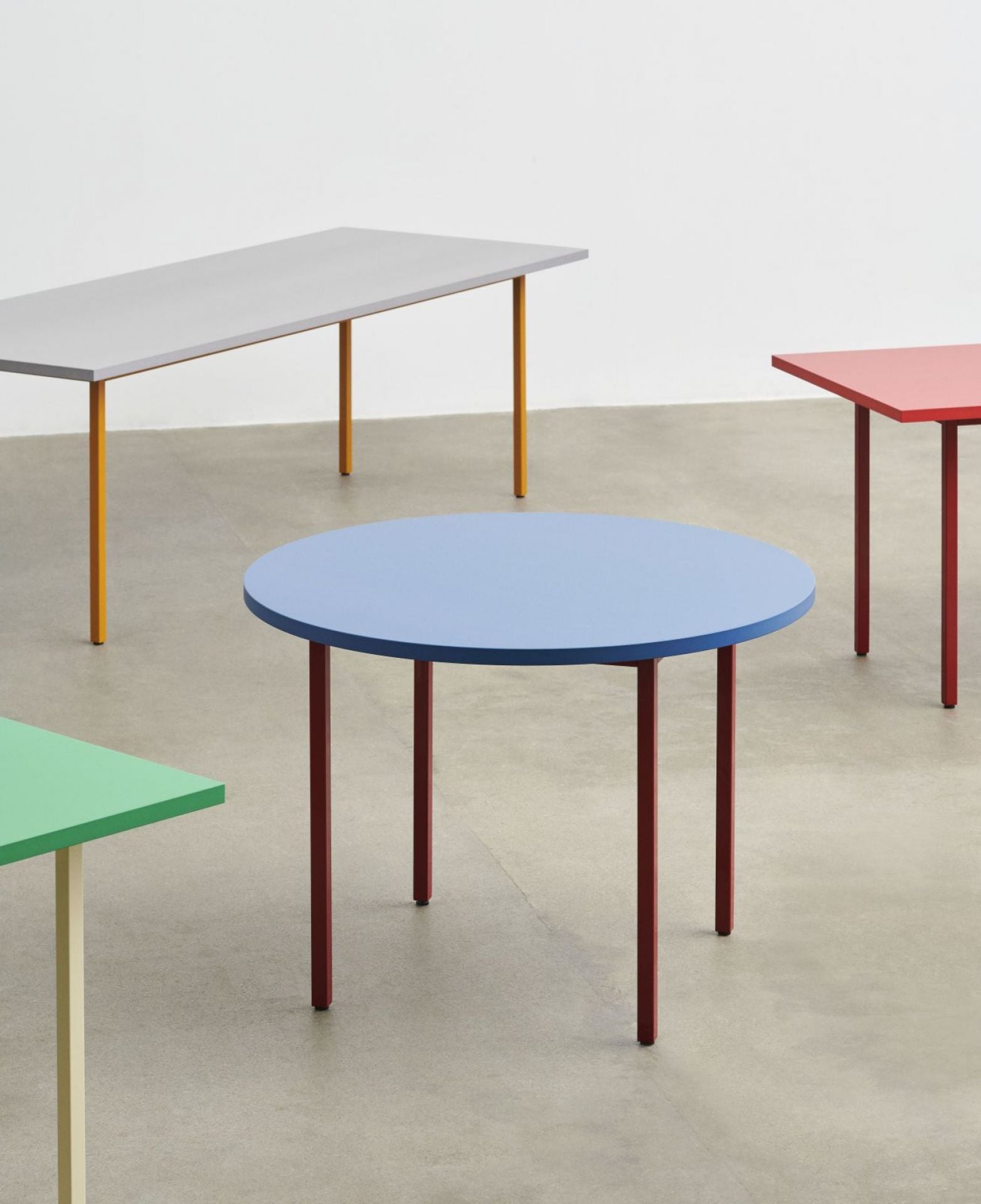 Two-Colour Table Ø120