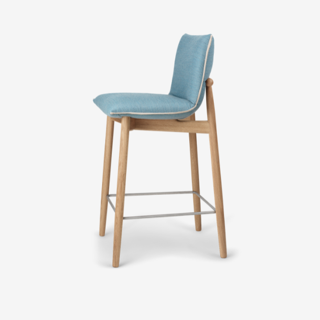 E007 Embrace Bar Stool