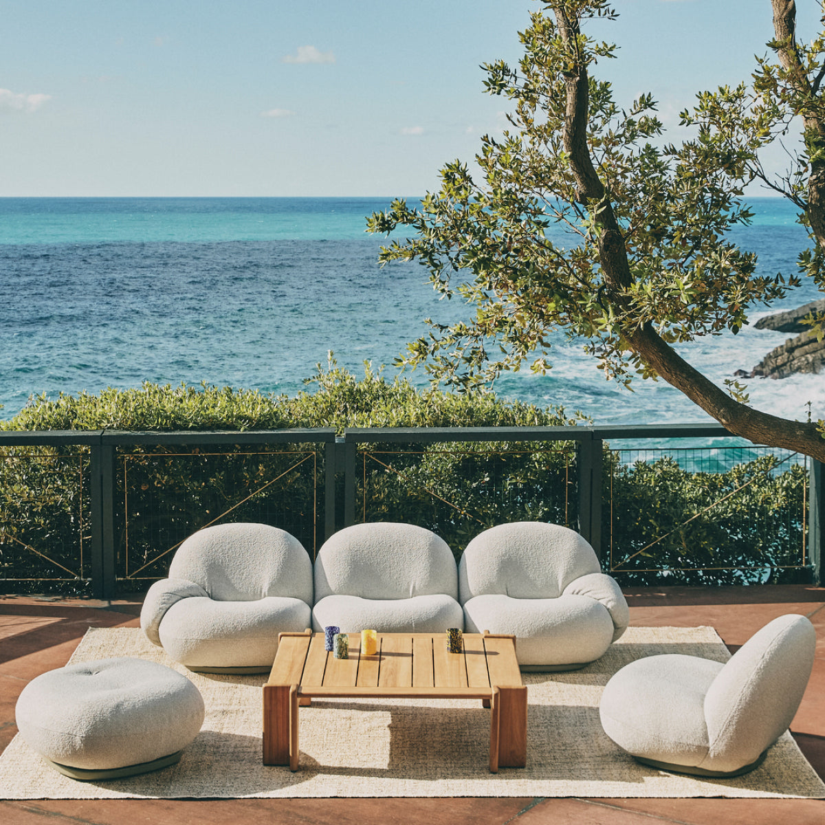 Pacha Outdoor Lounge Chair - Fully Uphol