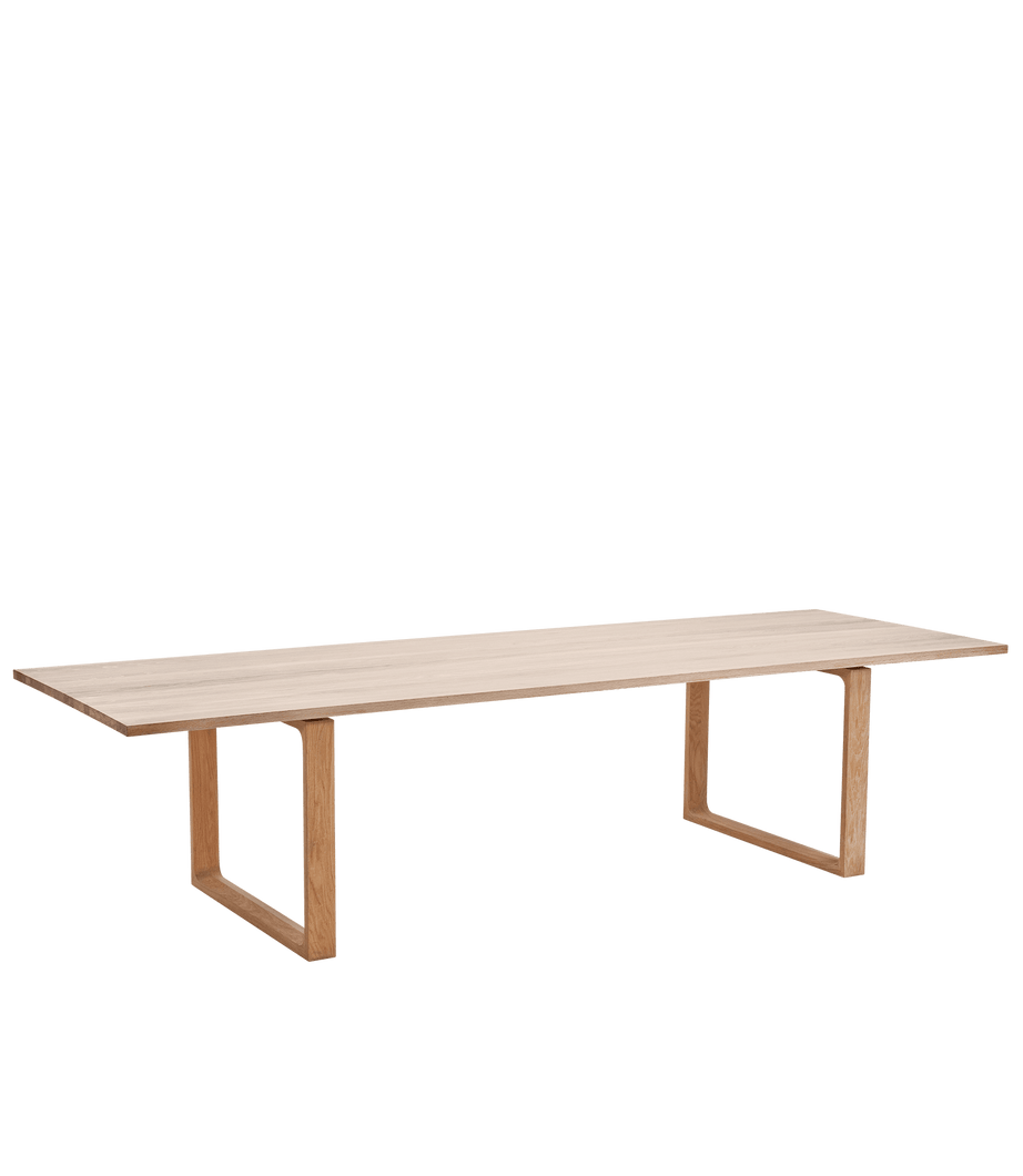 Essay Table CM27 272x100cm